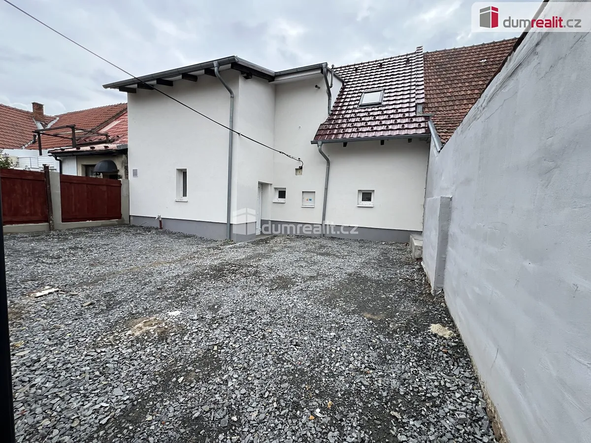 Prodej rodinného domu 249 m², pozemek 249 m²